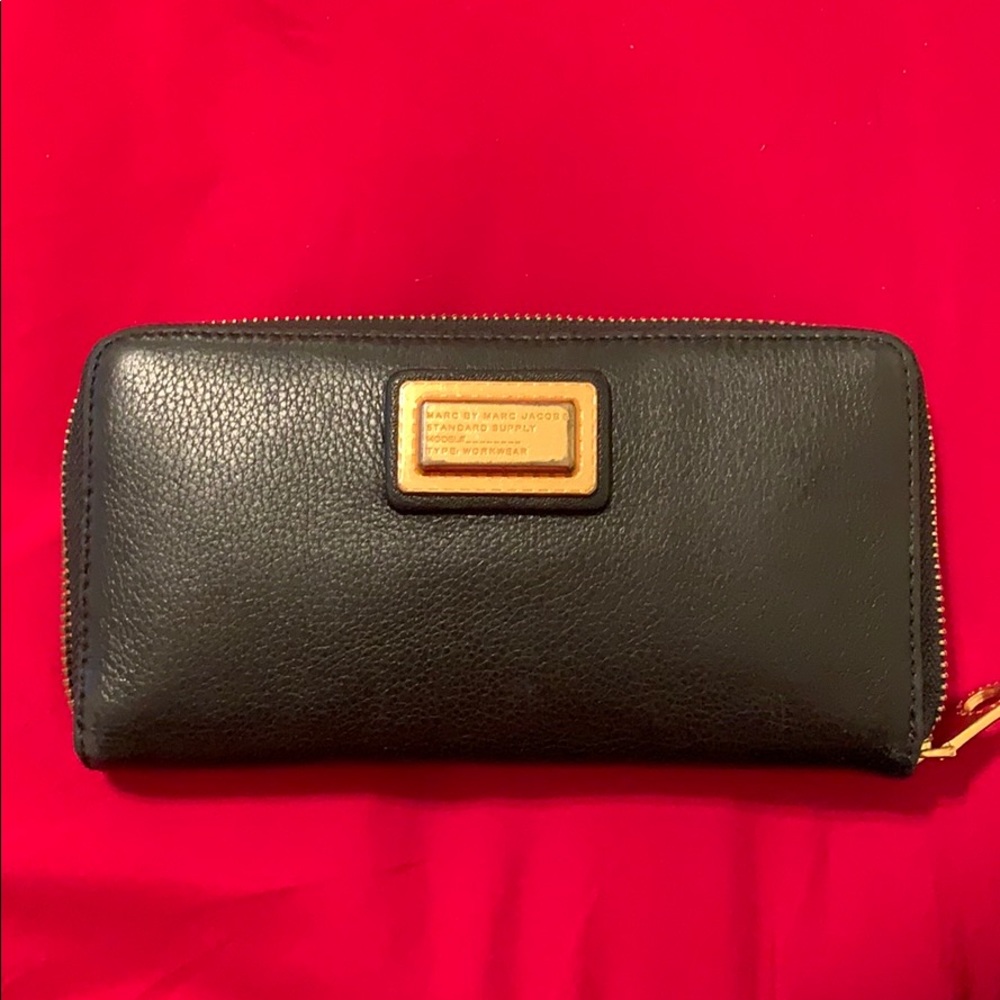 Marc by Marc Jacobs Zip around Wallet